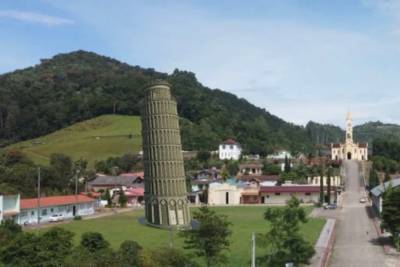 Primeira réplica brasileira da Torre de Pisa será inaugurada no Sul de Santa Catarina