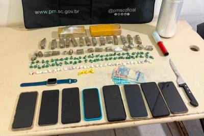 Vídeo: PM prende três homens com mais de 1,3 quilo de maconha em Turvo