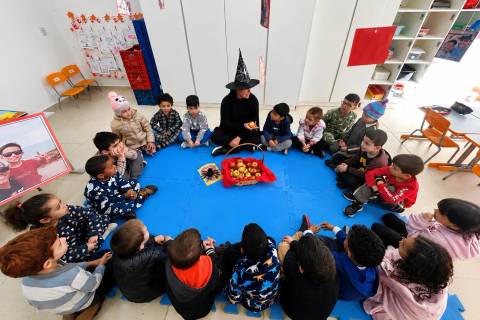 Contação de histórias leva literatura e imaginação para escolas de Cocal do Sul