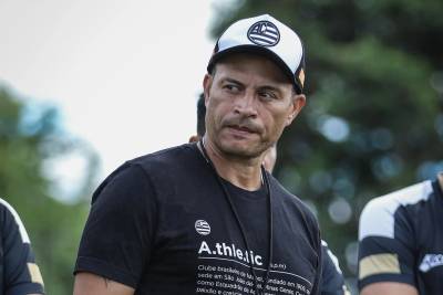 Alex projeta jogo difícil contra o Criciúma