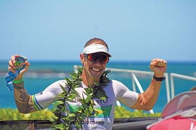 Prova entre as lavas do vulcão: urussanguense conquista título do Ironman no Havaí