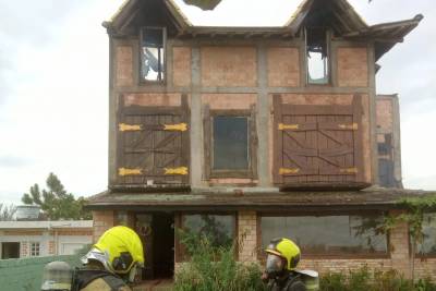Residência é atingida por incêndio em Laguna