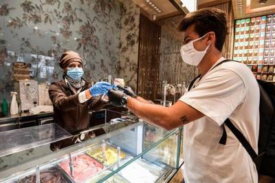 Itália tem aumento leve em número de casos em meio a reabertura