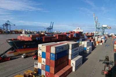 Pelo Estado 19/12: Sem jeito. Governo decide pela federalização do Porto de Itajaí