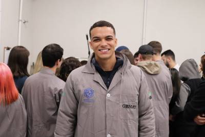 Visita ao laboratório da Unesc ajuda alunos do Ensino Médio a decidir o futuro