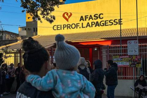 Professores da Afasc iniciam segundo dia de greve em Criciúma