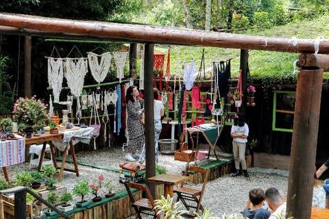 Feira de arte e artesanato valoriza a economia criativa regional