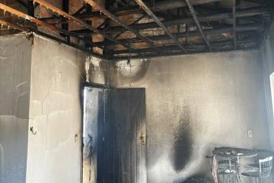 Apartamento é parcialmente destruído por incêndio