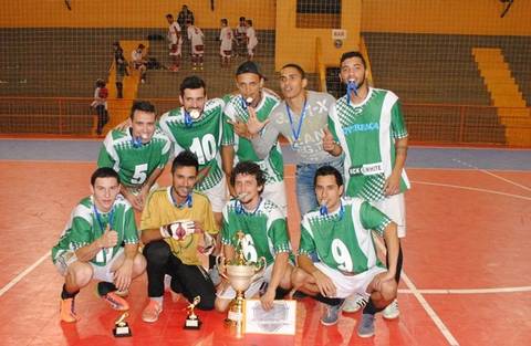 Invicto, King Dog conquista Içara Cup