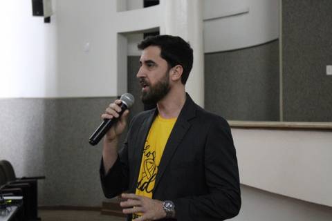 Acadêmicos de Jornalismo recebem orientações na construção de pautas para o Setembro Amarelo