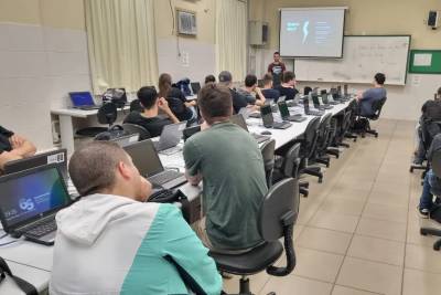 Engenharia de Computação da UniSatc de destaca em aulas práticas e parcerias com indústrias