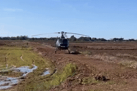 Vídeo: criança é levada de helicóptero ao Hospital São José após cair de ponte