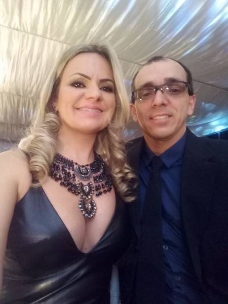 Colégio Satc presta homenagens à alunos e professores 