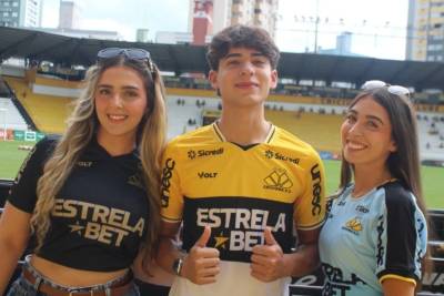 Torcida do Criciúma comemora vitória diante do Camboriú e título da Taça Acesc