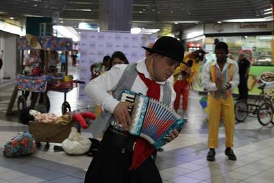 Teatro da Apae premiado no Festival Nossa Arte encanta Terminal Central