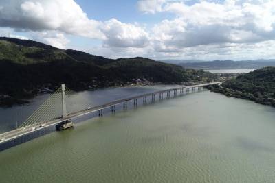 Ponte Anita Garibaldi: transporte rodoviário de carga teve prejuízo de R$ 33 milhões com bloqueio
