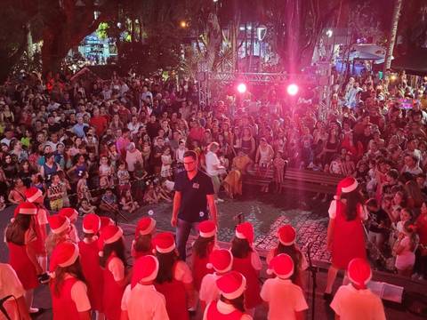 Noite de apresentações e alegria marca a abertura da programação em Urussanga
