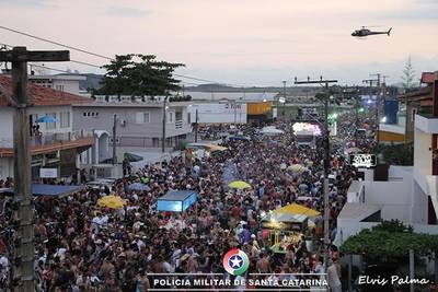 Polícia estima que mais de 400 mil pessoas passaram por Laguna no Carnaval 