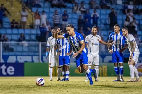 Série B do Brasileiro tem três jogos neste domingo