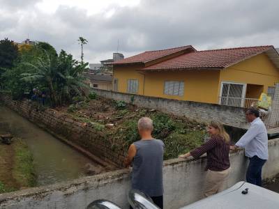 Processo de desassoreamento começa a ser feito no Rio das Antas