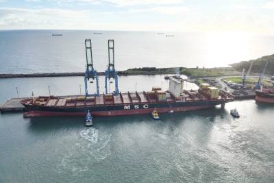 Porto de Imbituba recebe maior navio de sua história