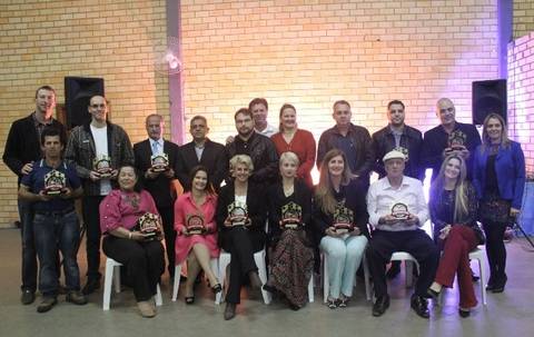 Personalidades içarenses são homenageadas pela FCI