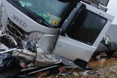 Colisão frontal na BR-470 deixa cinco mortos
