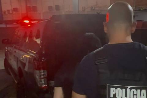 Criciúma: jovem investigada por tráfico de drogas é presa no bairro Archimedes Naspolini