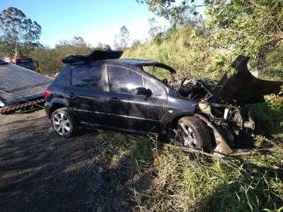 Motorista que fugiu de blitz e caiu em rio tem passagem criminal 