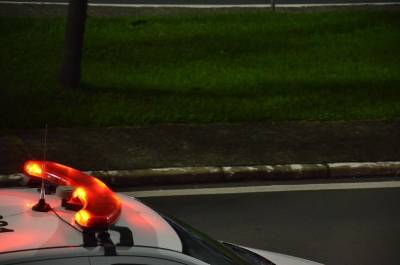 Dupla é presa após assalto à mão armada em mercado de Tubarão