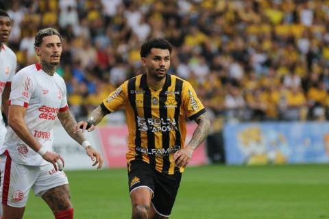 Ao vivo: Criciúma empata sem gols com o Náutico; veja repercussão após a partida