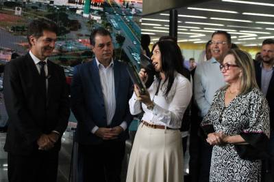 Homenagem? Salvaro revela que ex-prefeita de Camboriú foi de laranja o visitar e brinca com situação