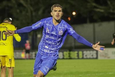 Fotos: Caravaggio goleia o Nação e segue como líder da Série B