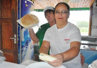Na produção de lanches, o sonho do negócio próprio