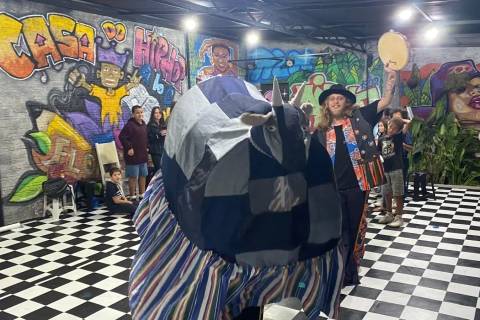 Grupo artístico comemora propagação da cultura do Boi de Mamão