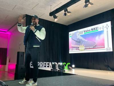 Empreende SC encerra com auditório lotado e palestra do shark Felipe Titto