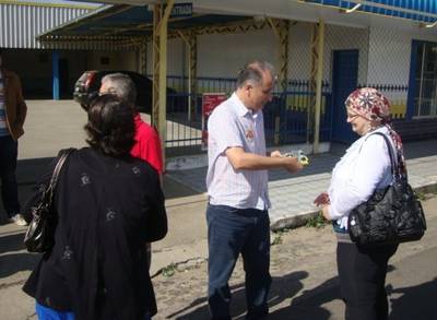 Sandro Maciel realiza panfletagem em Araranguá