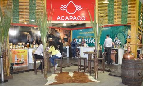 Cachaça ganha novas versões e sabores