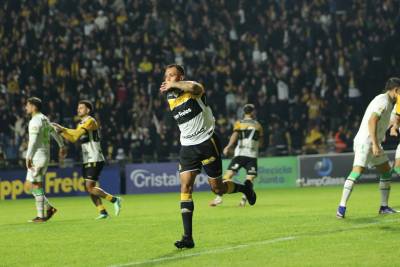 Triunfo carvoeiro: veja o gol e as fotos da vitória do Criciúma diante do América-MG