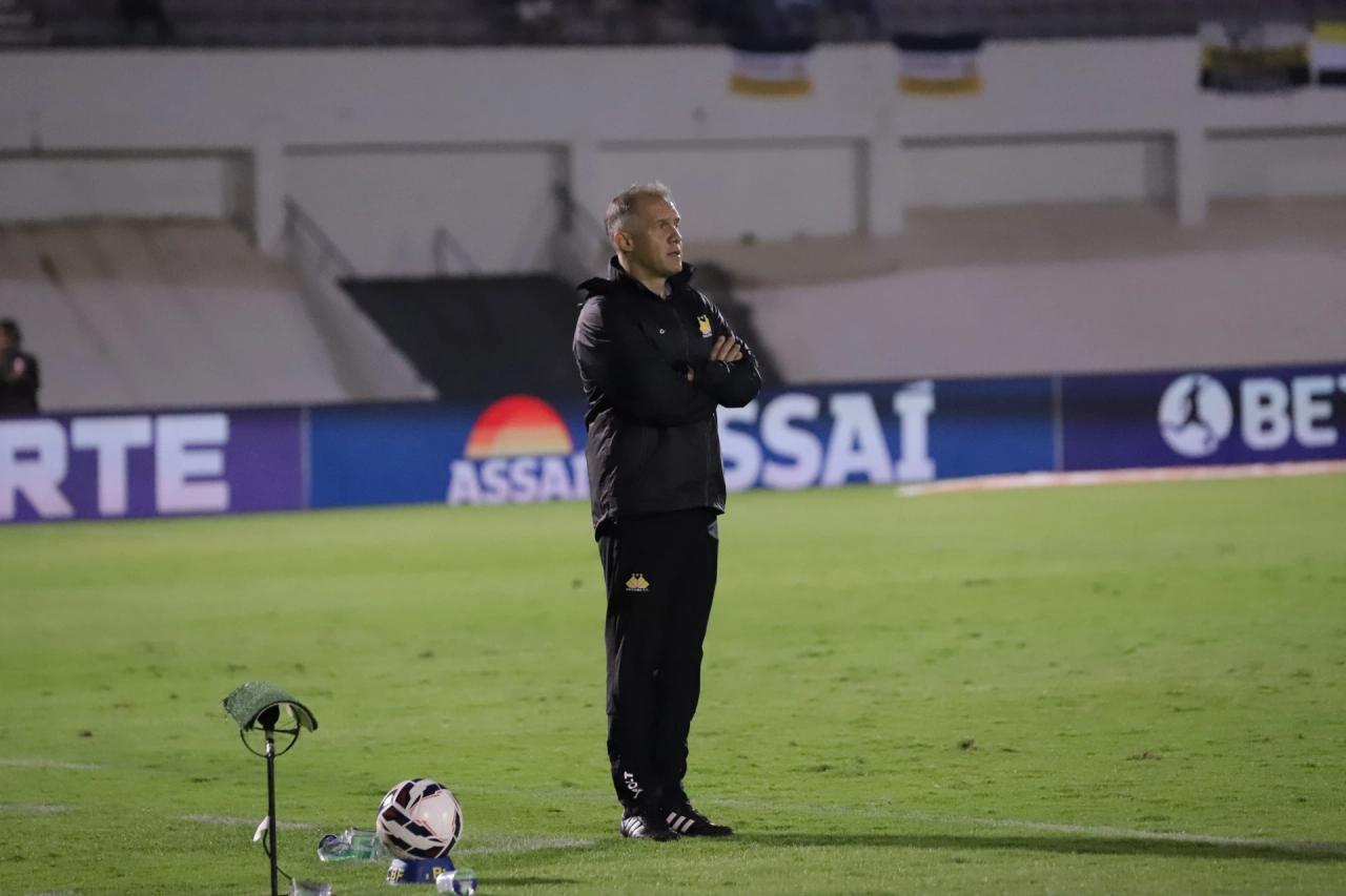 Eduardo Baptista valoriza empate fora de casa e elogia desempenho do Criciúma
