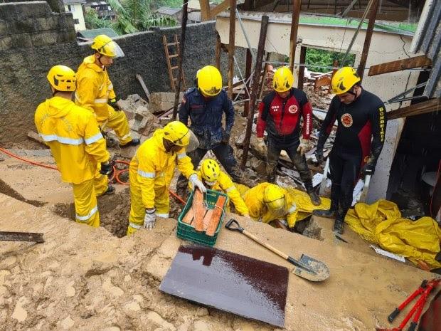 Mãe e filha morrem em deslizamento de terra na Capital