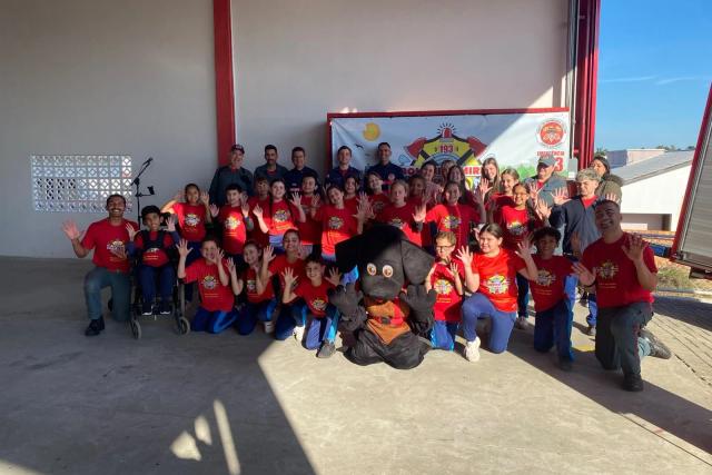 Corpo de Bombeiros Militar forma turma de Bombeiros Mirins em Morro da Fumaça