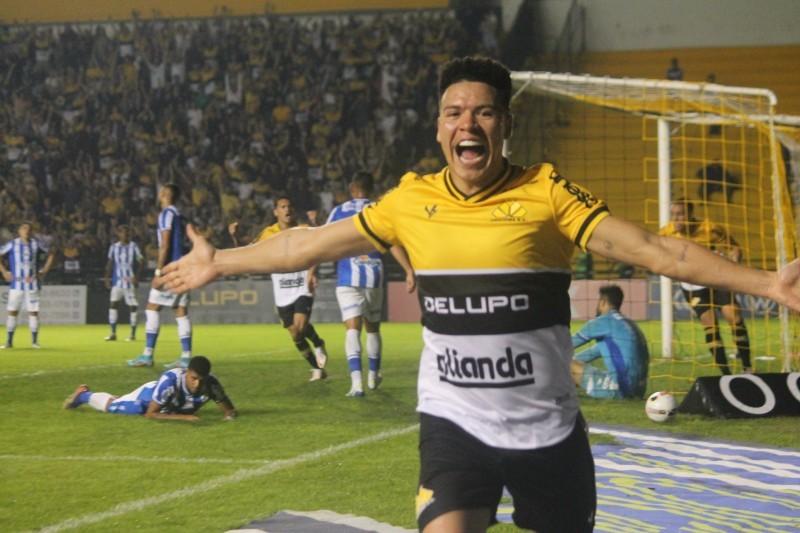 Nas redes sociais, Marquinhos faz publicação de adeus ao Tigre: 'Despedidas nunca são fáceis'