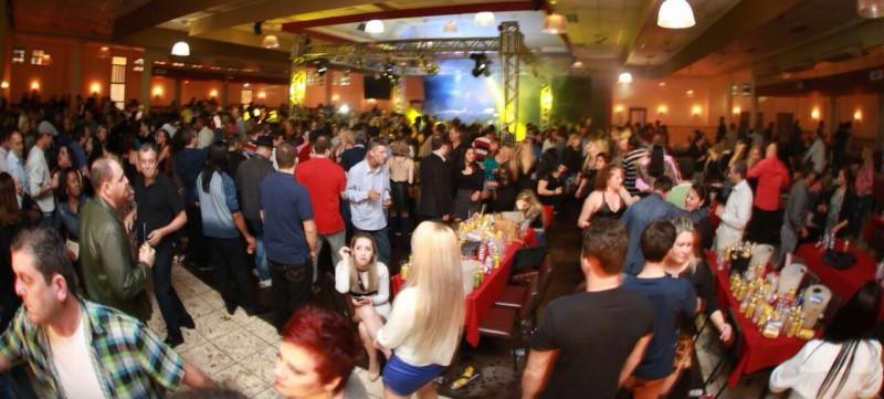 Festa de Volta aos Anos 80 reúne grande público
