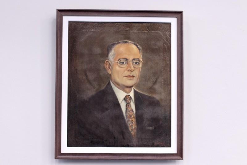 Comarca de Tubarão recebe obras restauradas do pintor Willy Zumblick