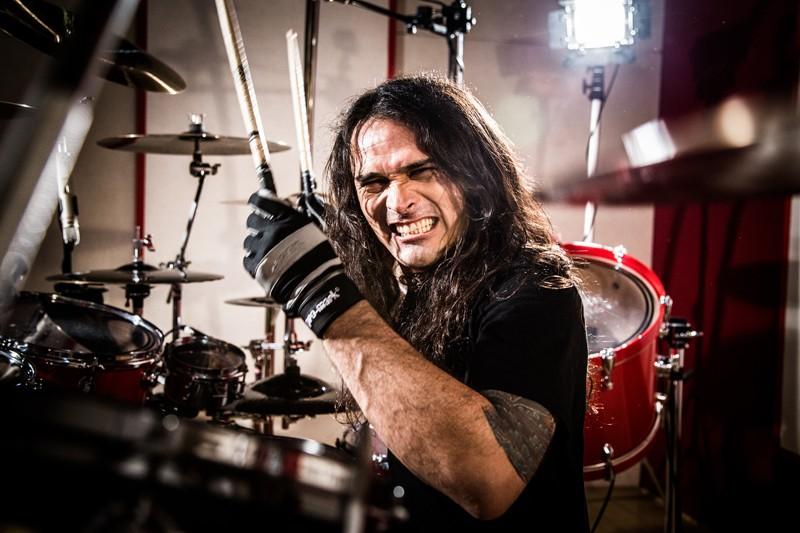 Baterista de heavy metal  faz Workshow gratuito no Sesc 
