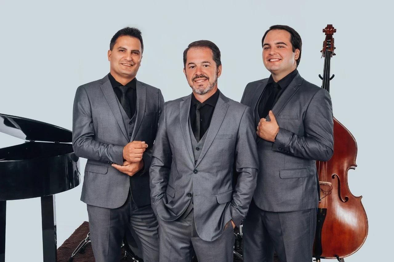Jazz, rock e samba: trio Mistura Fina transforma sucessos populares em clássicos pela região Sul de SC