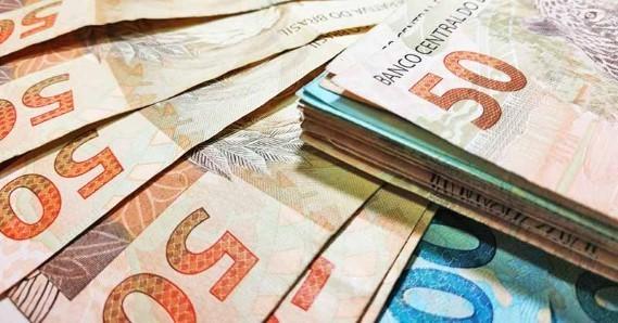 Governador sanciona lei que reajusta o salário mínimo regional