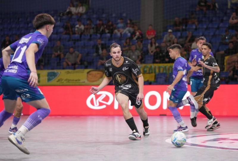 Criciúma goleia na estreia da fase Internacional da Copa Mundo do Futsal
