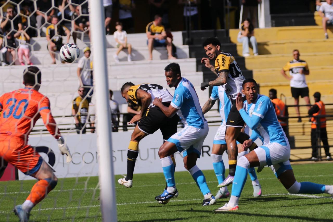Lateral recebe proposta do exterior para deixar o Criciúma